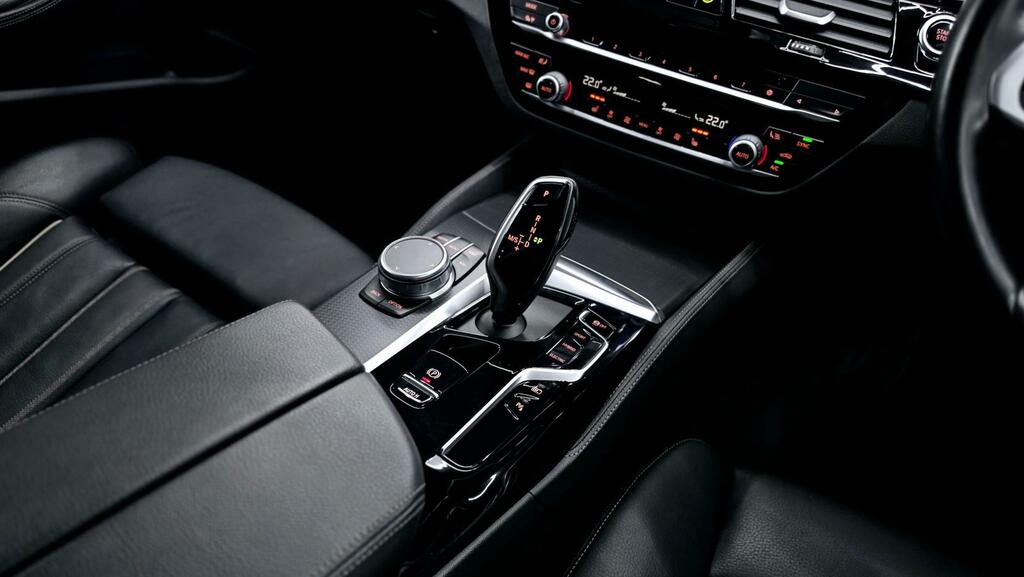 BMW 5 Series 3L Se Blue #43