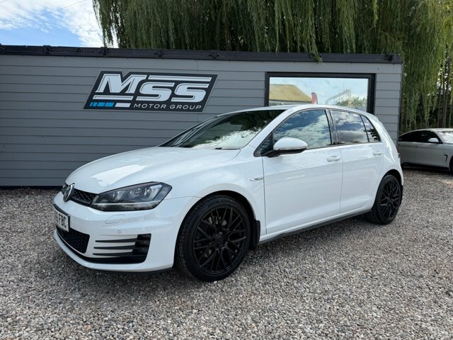 Volkswagen Golf 2016 2.0 Tdi Bluemotion Tech Gtd Hatchback Die White