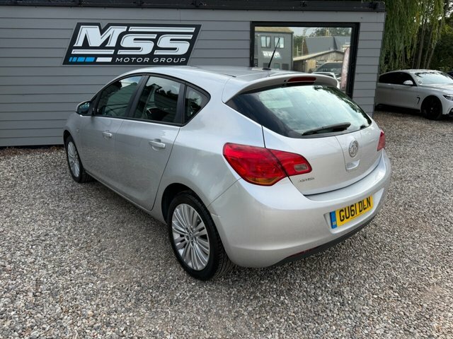 Vauxhall Astra 2011 1.4 16V Excite Hatchback Eu #2