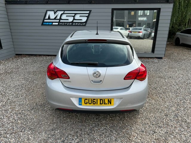Vauxhall Astra 2011 1.4 16V Excite Hatchback Eu #3
