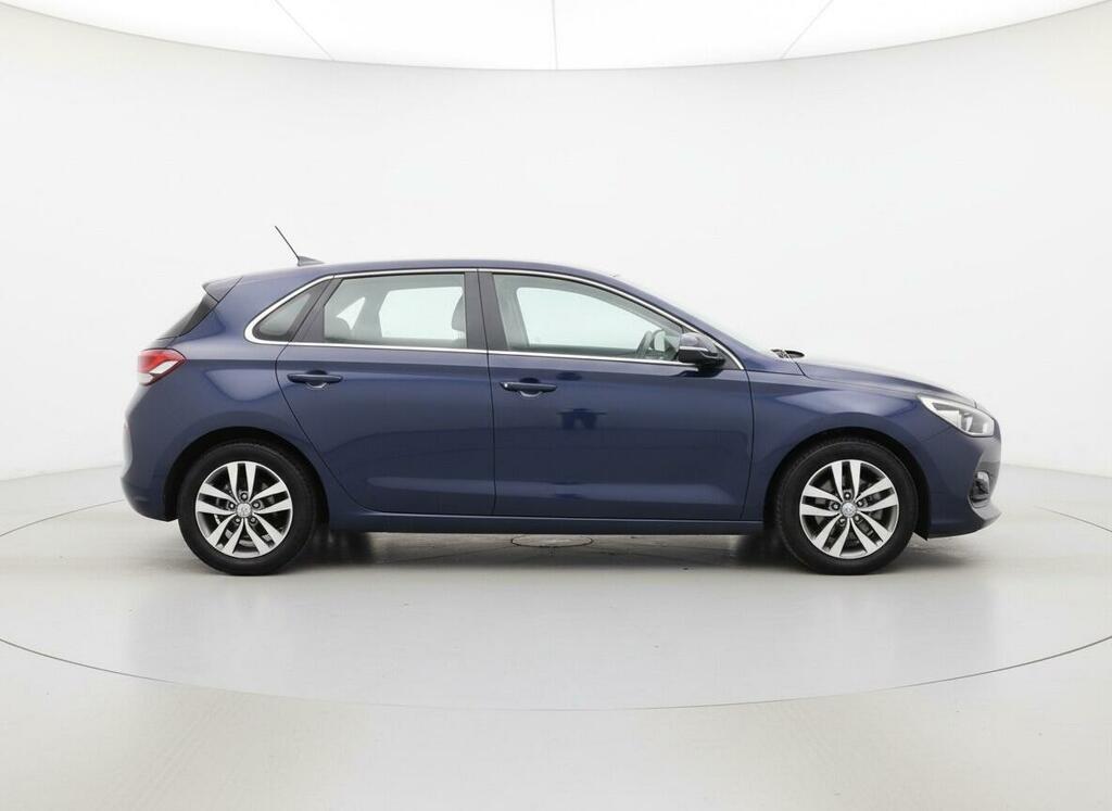 Hyundai I30 1.6 Crdi Blue Drive Se Nav Euro 6 Ss Blue #2