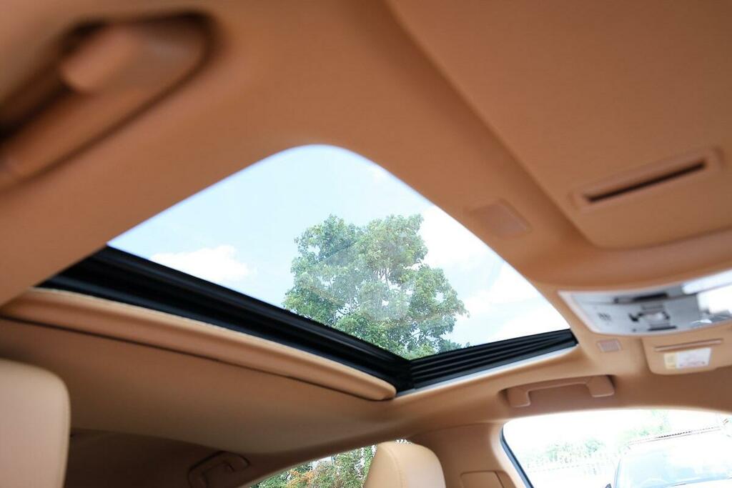 Lexus ES 300H 2.5 Cvt Black #20