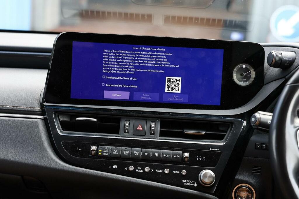 Lexus ES 300H 2.5 Cvt Black #14