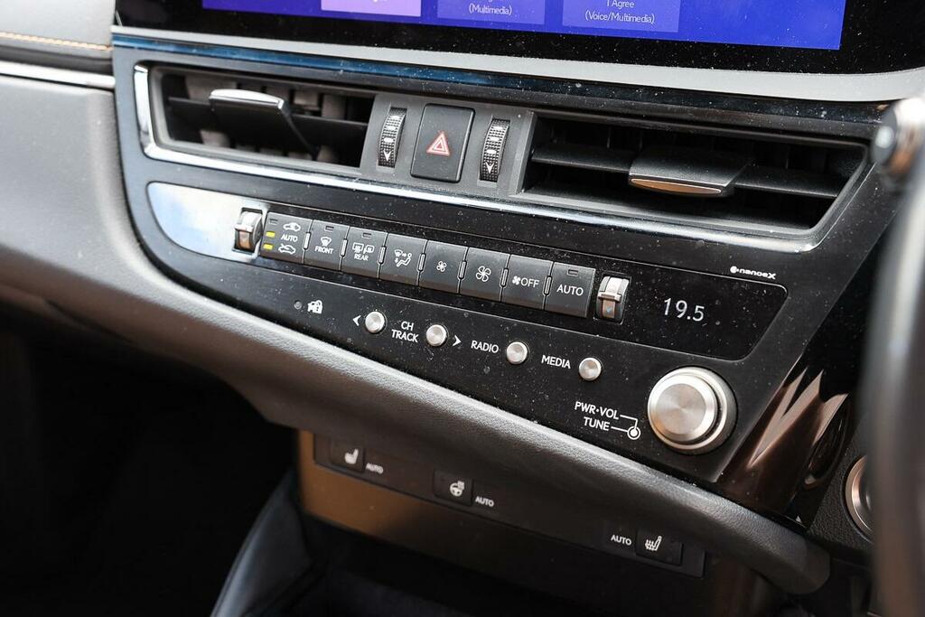 Lexus ES 300H 2.5 Cvt Black #17