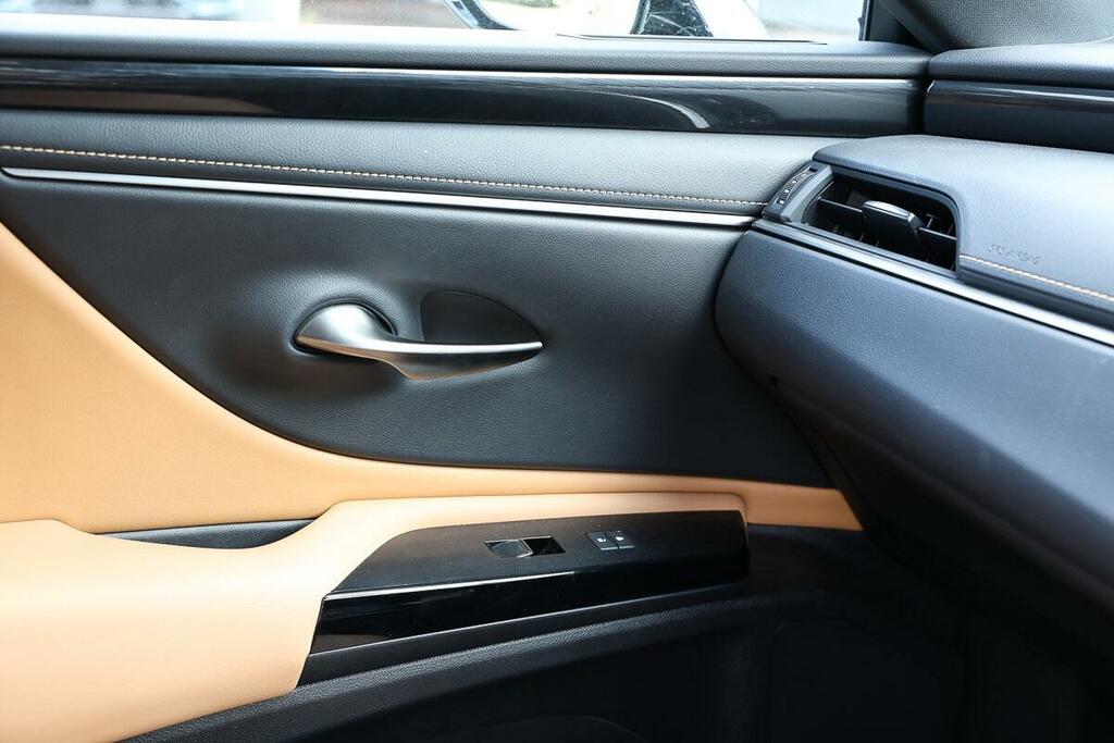Lexus ES 300H 2.5 Cvt Black #19
