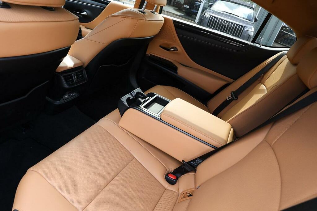 Lexus ES 300H 2.5 Cvt Black #9