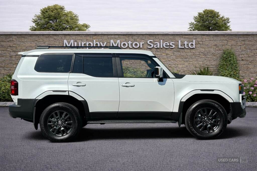 Toyota Land Cruiser 7 Seater White #2