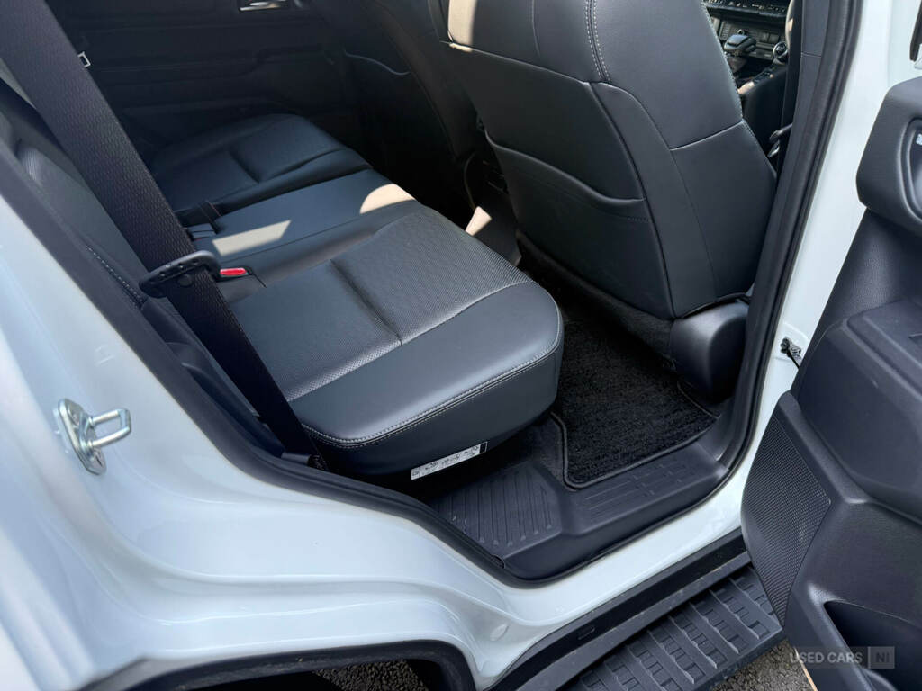 Toyota Land Cruiser 7 Seater White #6