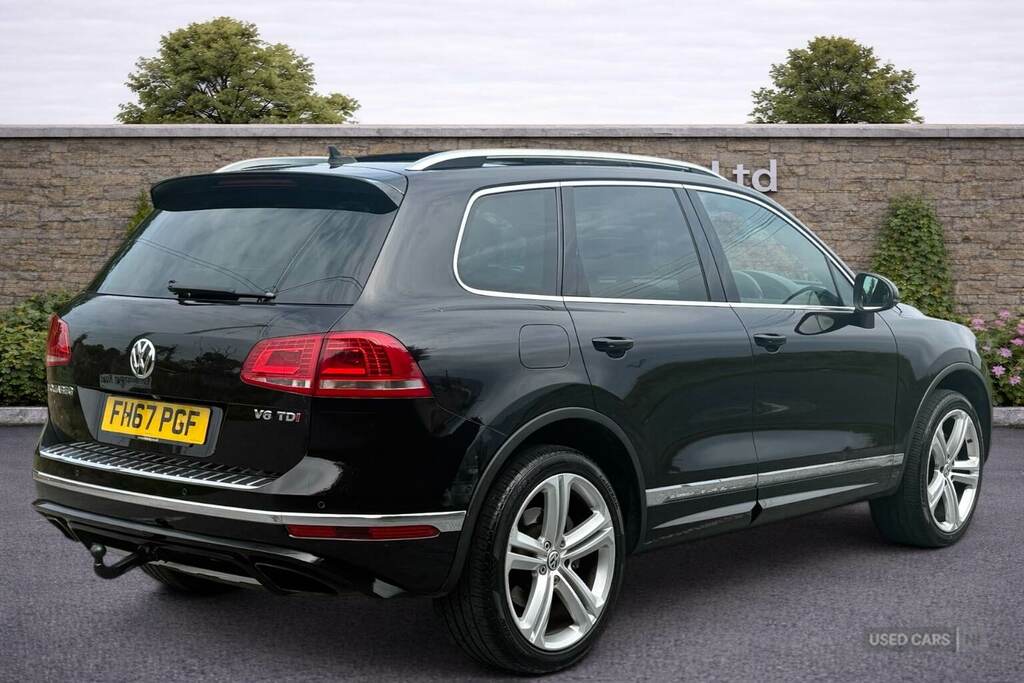 Volkswagen Touareg 3.0 V6 Tdi Bmt 262 R-line Plus Tip Black #4