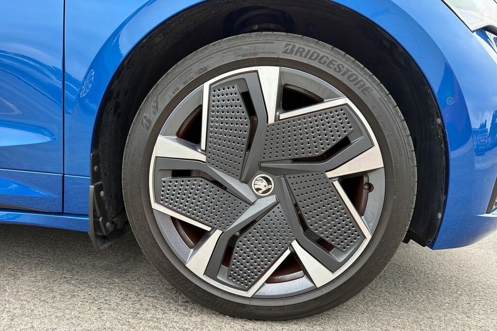 Skoda ENYAQ 220Kw Vrs 82Kwh 4X4 Blue #5