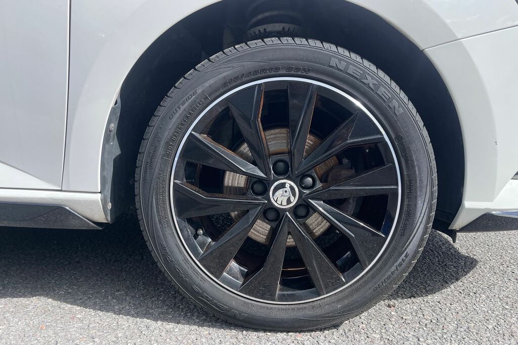 Skoda Fabia 1.0 Tsi Monte Carlo White #5