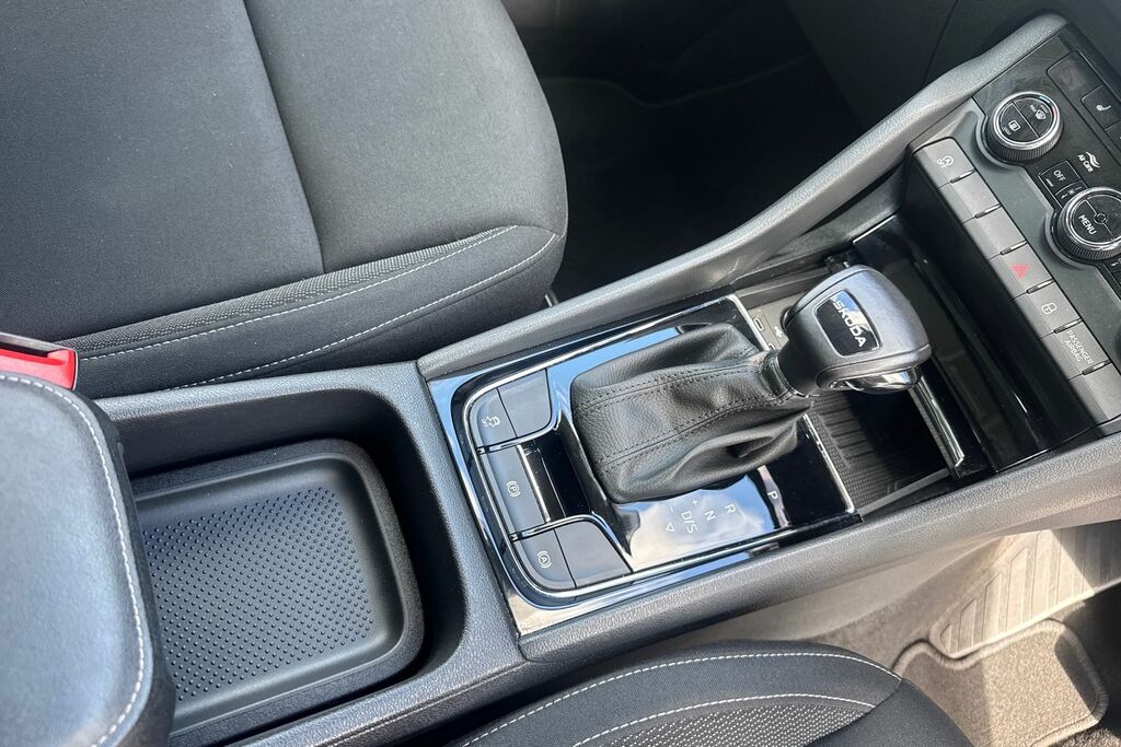 Skoda Karoq Se L Silver #10