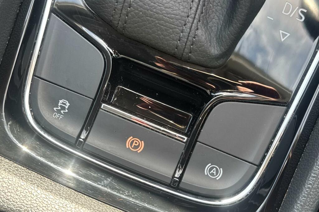 Skoda Karoq Se L Silver #36