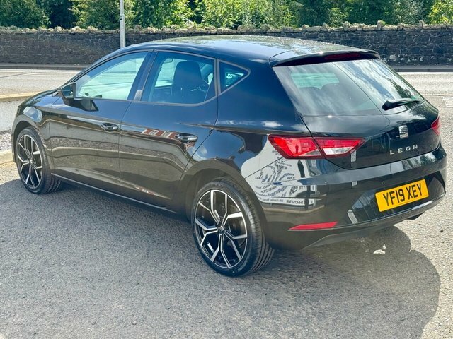 Seat Leon 2019 1.6 Tdi Se Dynamic Hatchback Manua Black #4