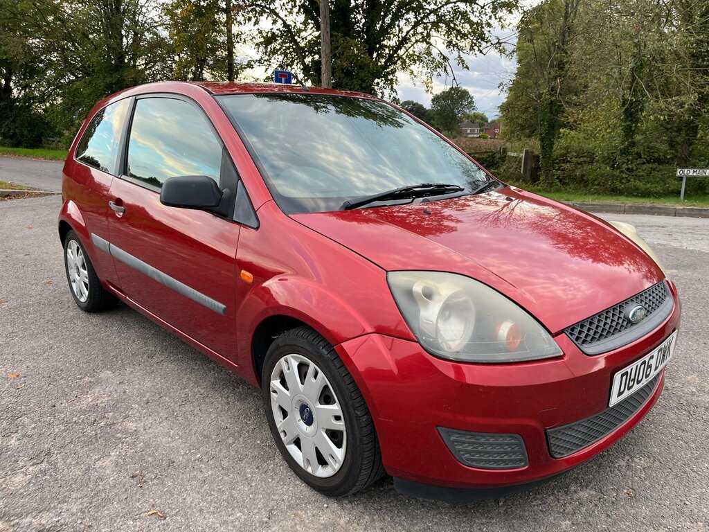 Ford Fiesta 1.25 Style Climate Hatchback 14 Red