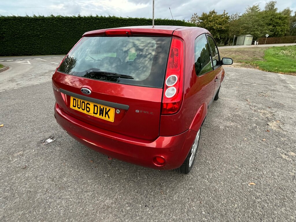 Ford Fiesta 1.4 Style Black #14