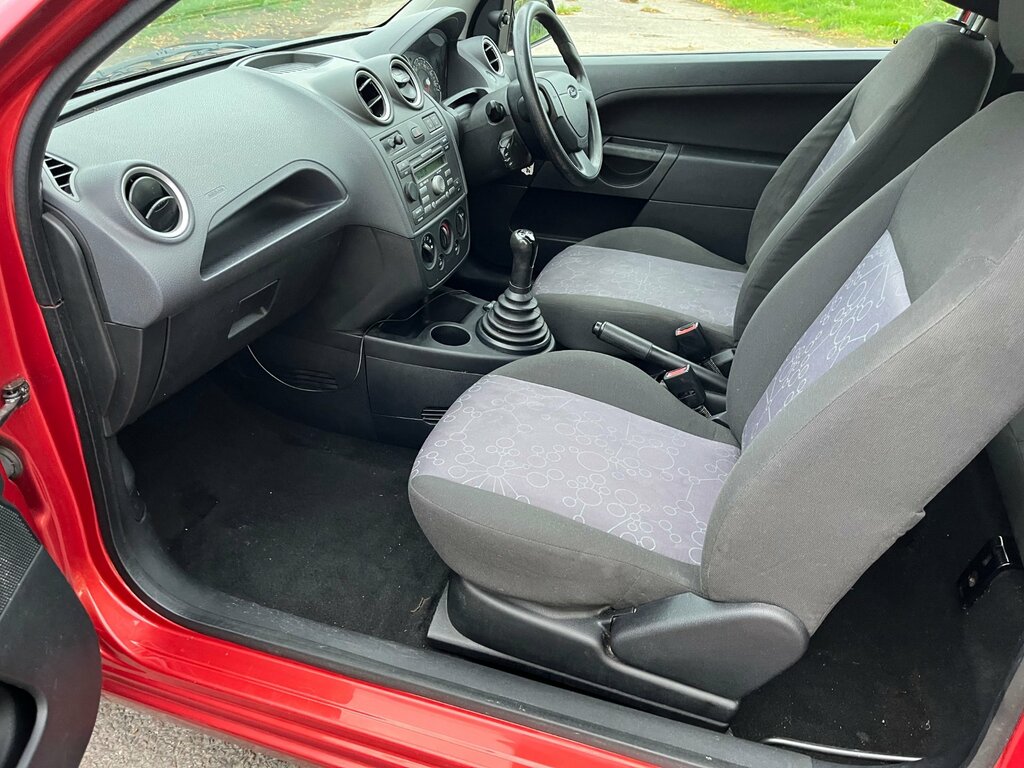 Ford Fiesta 1.4 Style Black #9