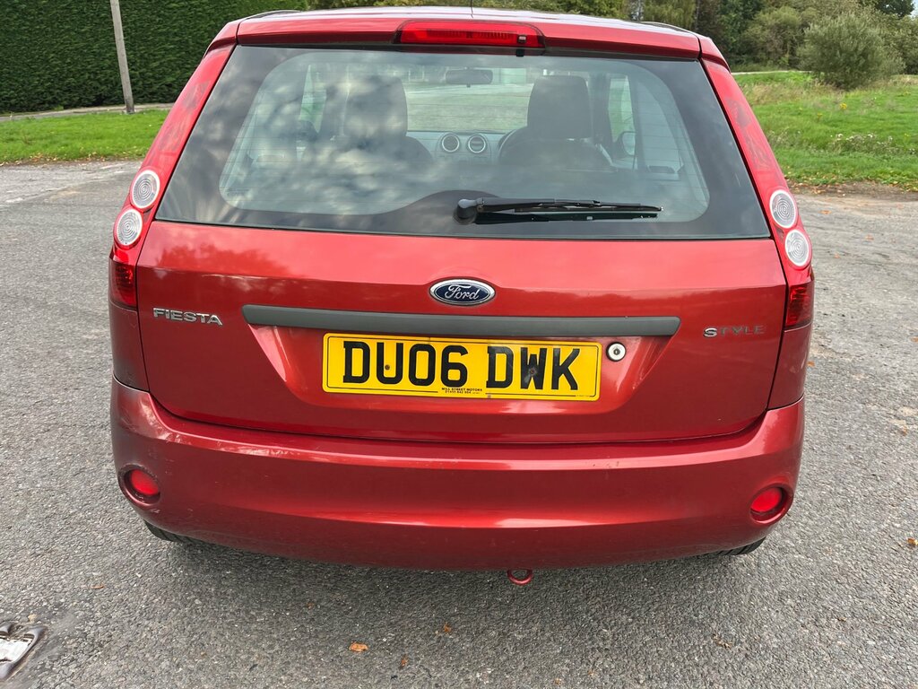 Ford Fiesta 1.25 Style Climate Hatchback 14 Red #6