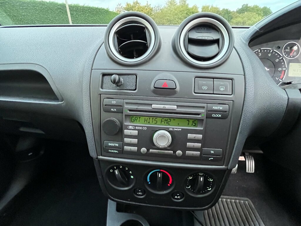 Ford Fiesta 1.4 Style Black #19