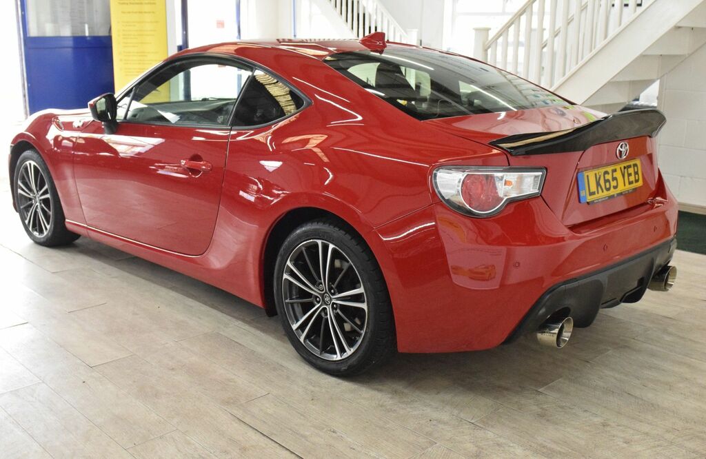 Toyota GT86 2.0 Boxer D-4s Coupe Euro 5 200 Red #4