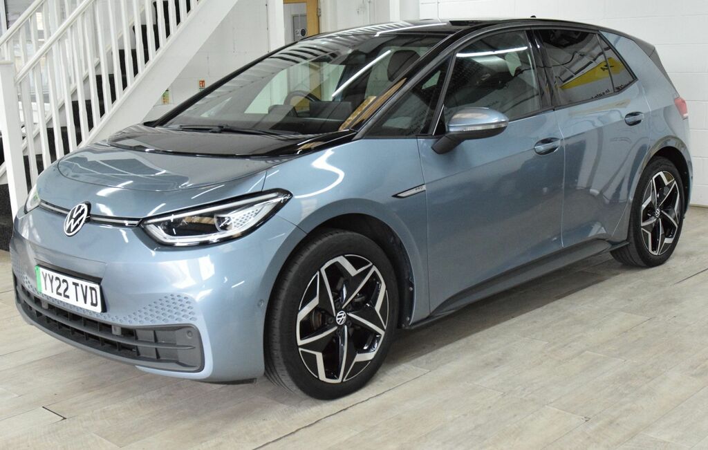 Volkswagen ID.3 Pro Performance 58Kwh Family Hatchback Electri Blue #3