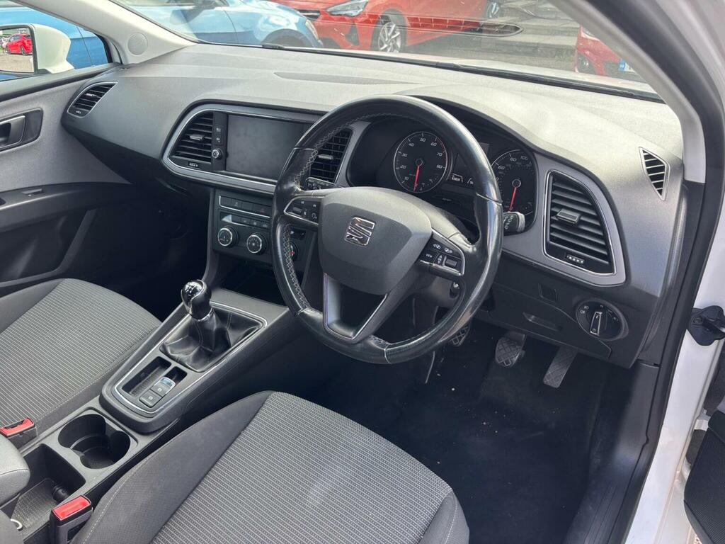 Seat Leon Hatchback 1.2 Tsi Se Technology Euro 6 Ss FL67EHW White #3