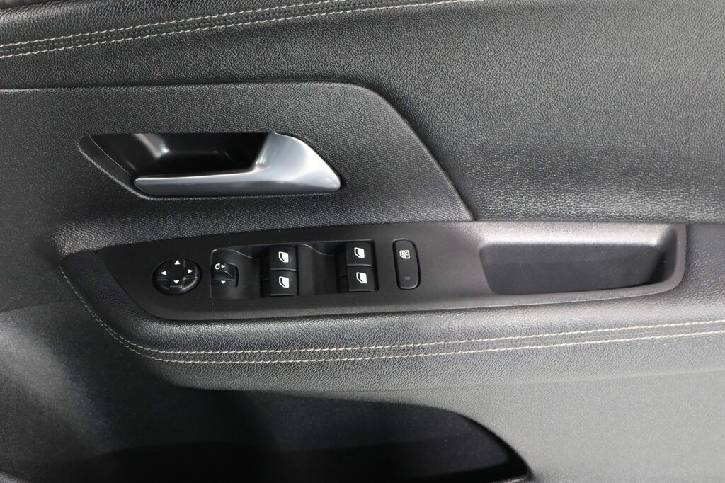 Vauxhall Mokka-e 50Kwh Sri Nav Premium Black #21