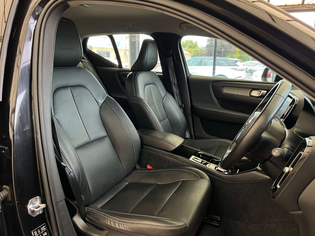 Volvo XC40 Suv Black #5