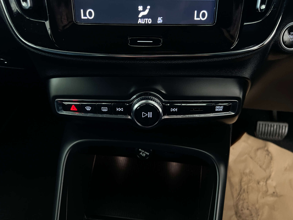 Volvo XC40 D3 R-design Grey #13