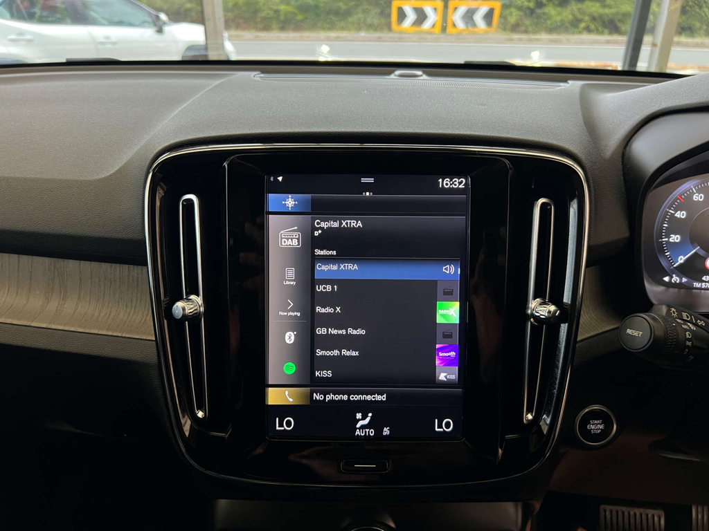 Volvo XC40 D3 R-design Grey #11