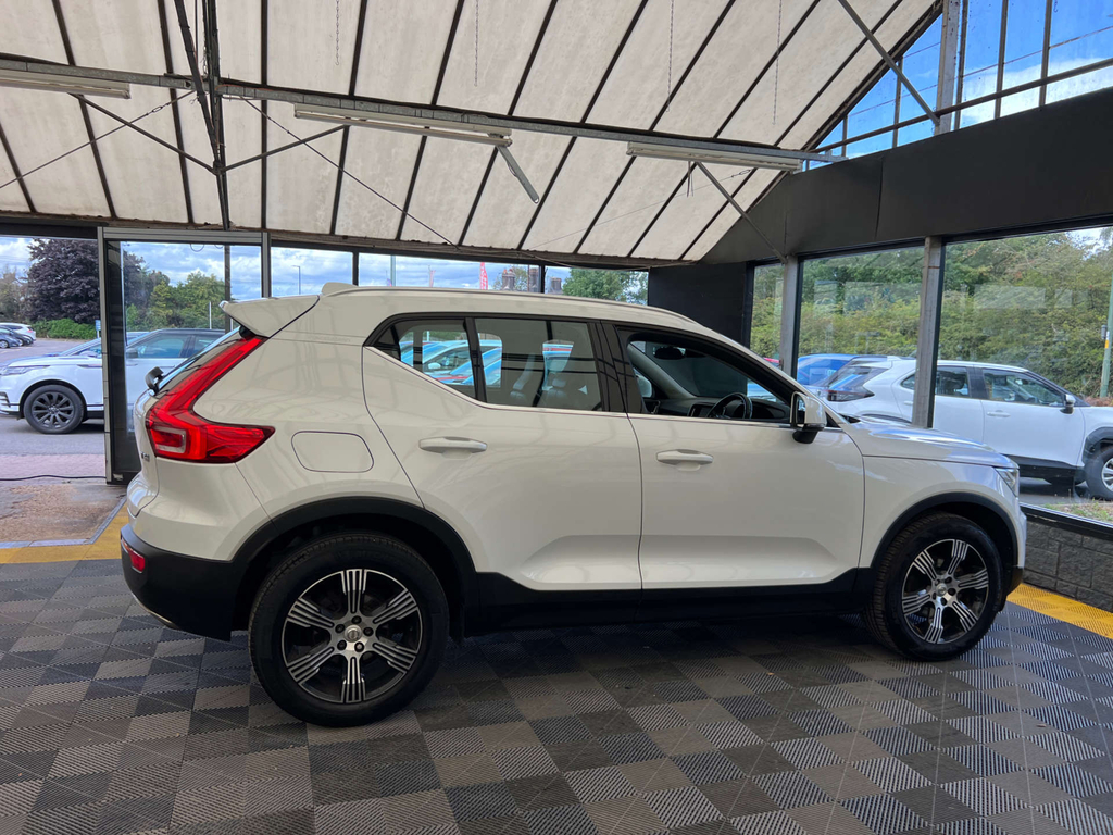 Volvo XC40 Suv White #5