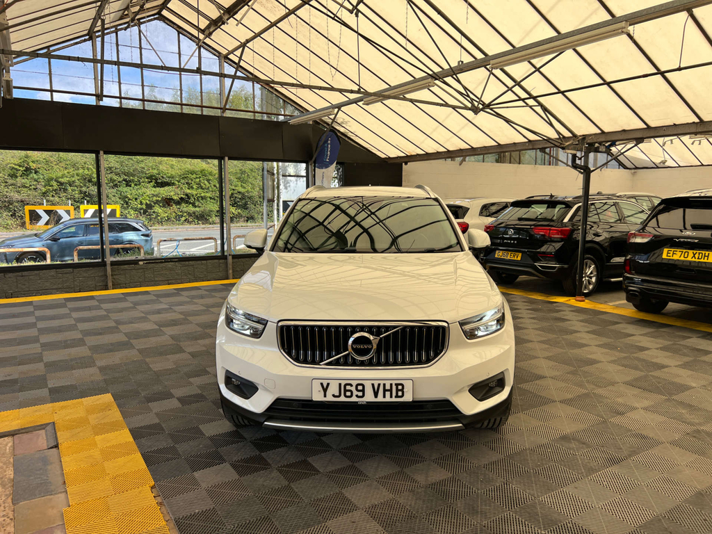 Volvo XC40 Suv White #2
