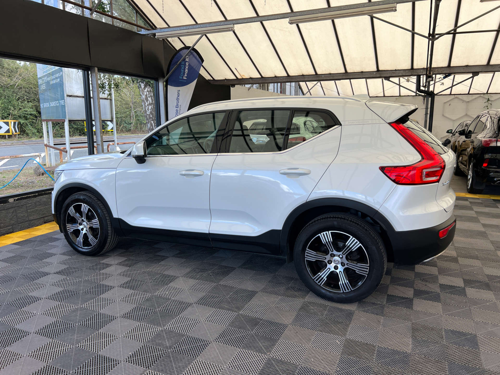 Volvo XC40 Suv White #4