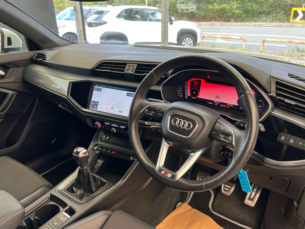 Audi Q3 Suv White #7