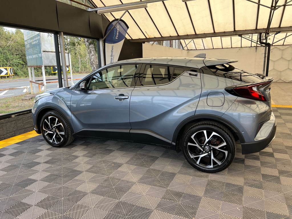 Toyota C-Hr Suv Grey #4