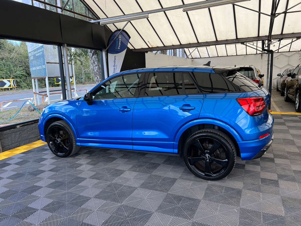 Audi Q2 Suv Blue #4