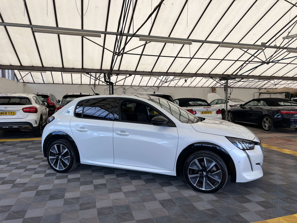 Peugeot 208 Hatchback White