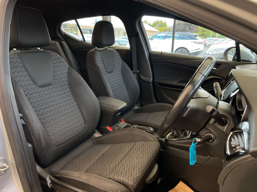 Vauxhall Astra Hatchback SB19YUU Silver #5