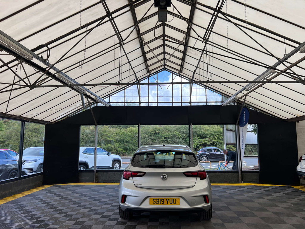 Vauxhall Astra Hatchback SB19YUU Silver #4
