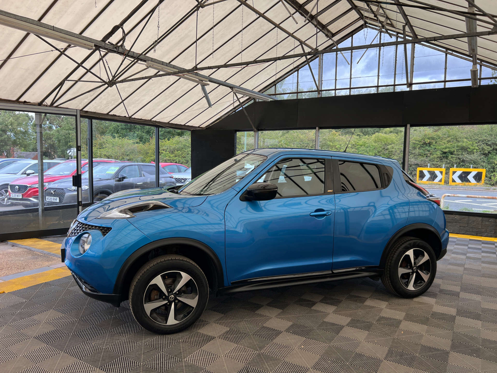 Nissan Juke Acenta Red #3