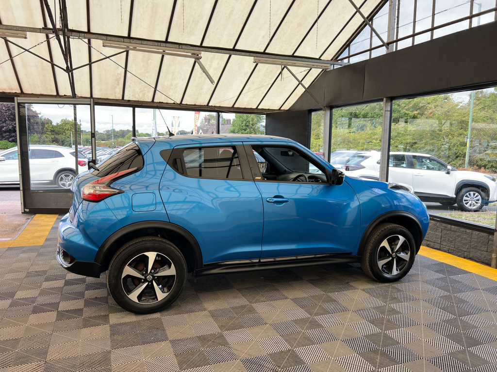 Nissan Juke Acenta Red #5