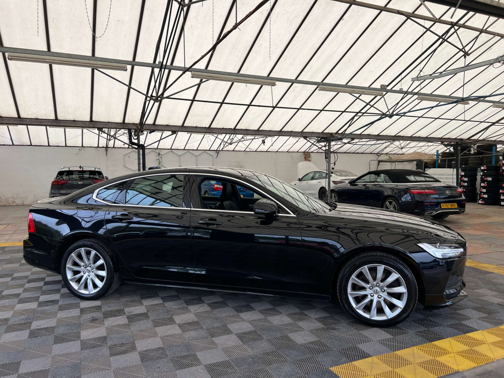 Volvo S90 Saloon Black