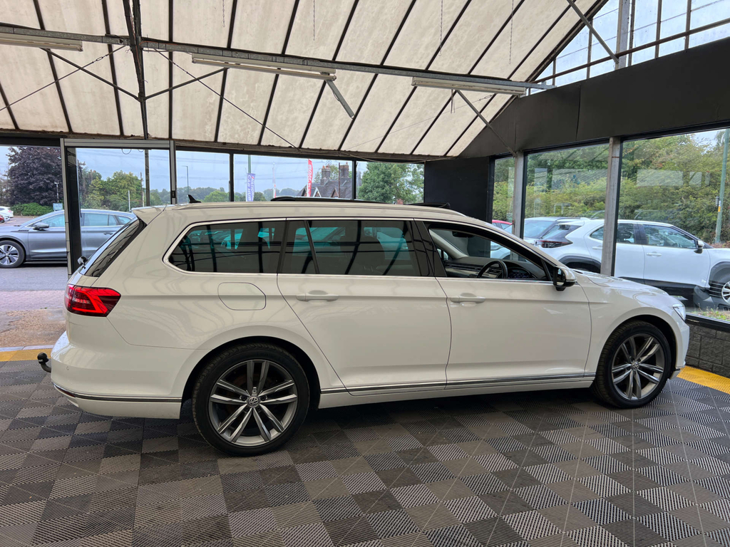 Volkswagen Passat Estate White #5