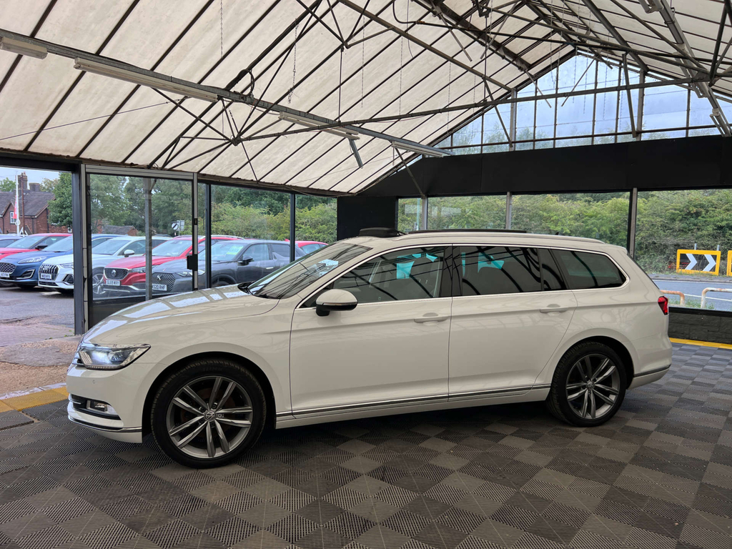 Volkswagen Passat Estate White #3