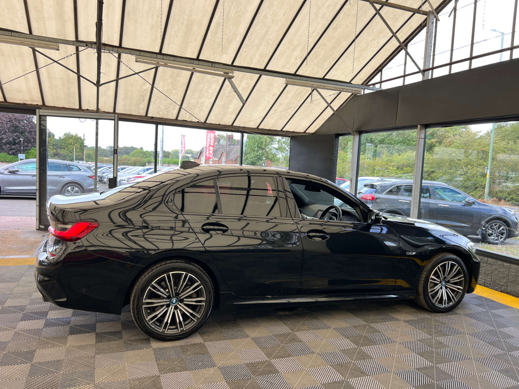 BMW 3 Series Saloon LO71SYW Black #5
