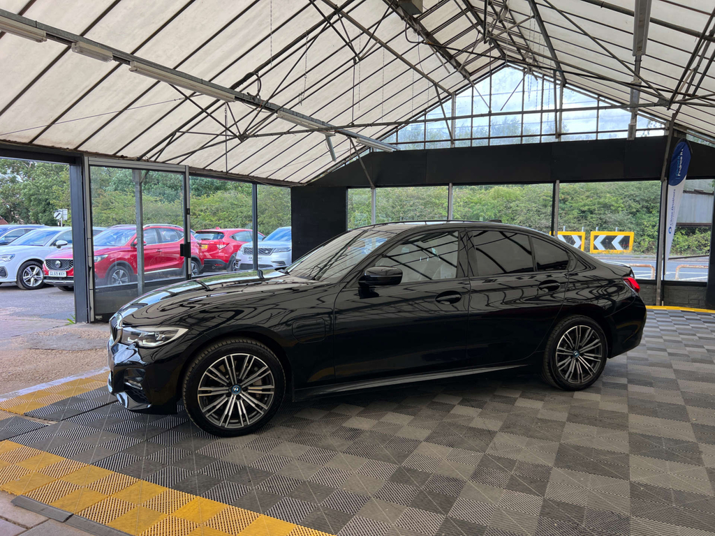 BMW 3 Series Saloon LO71SYW Black #3