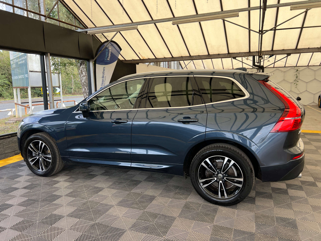 Volvo XC60 Suv Red #3