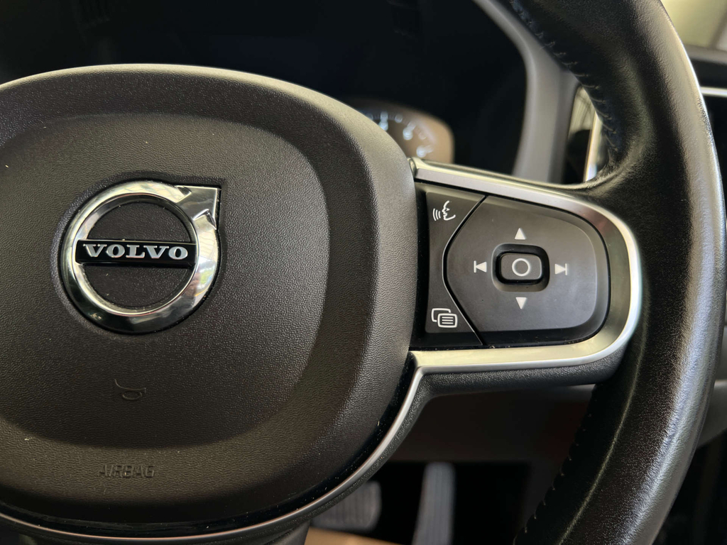 Volvo XC60 Suv Red #10