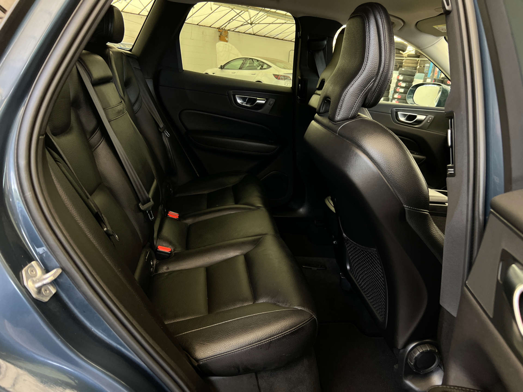 Volvo XC60 Suv Red #20