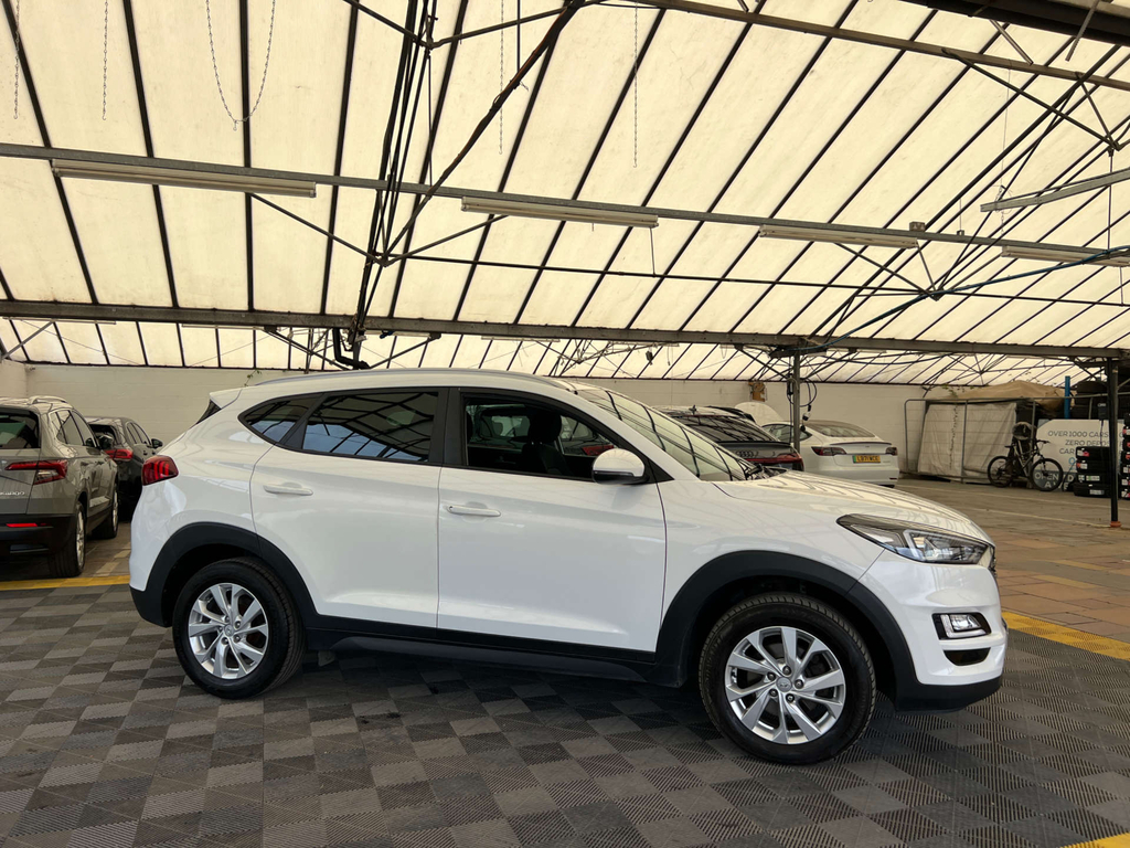 Hyundai Tucson Suv White